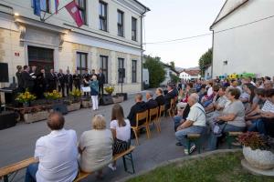 218 Koncert pod lipo Foto atelje Postojna